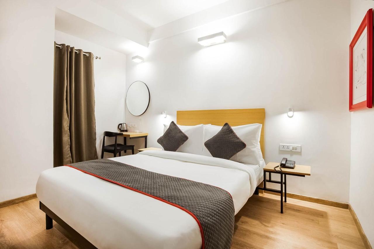 Super Townhouse Lords Inn Regency Mānglia Екстериор снимка