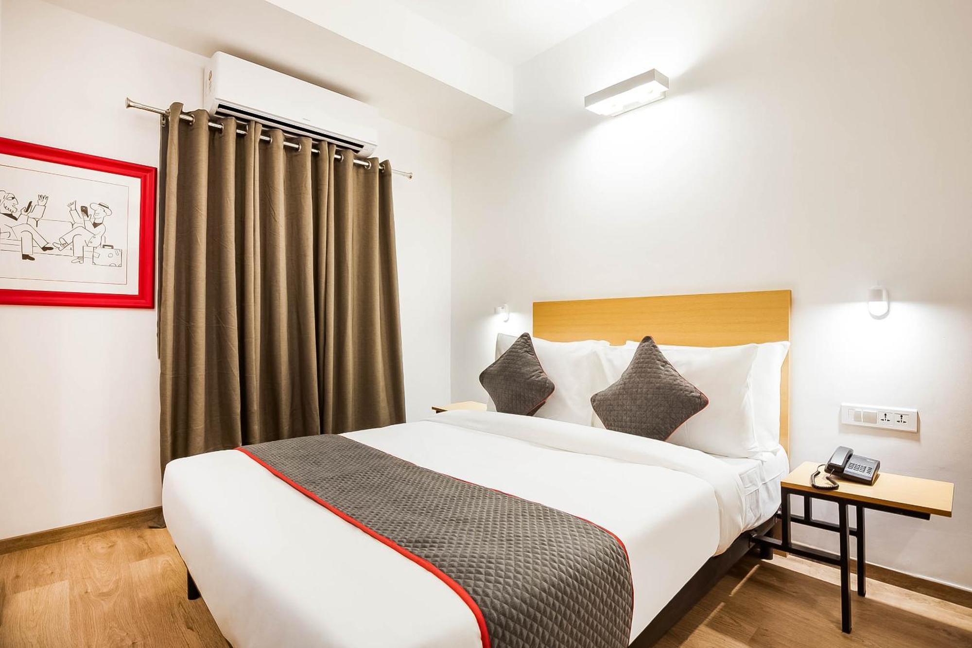 Super Townhouse Lords Inn Regency Mānglia Екстериор снимка